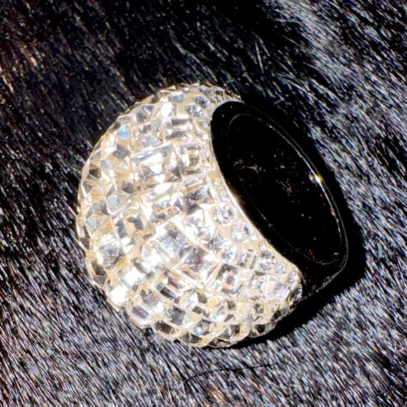 SWARVORSKI CRYSTAL RING - Picture 1 of 5